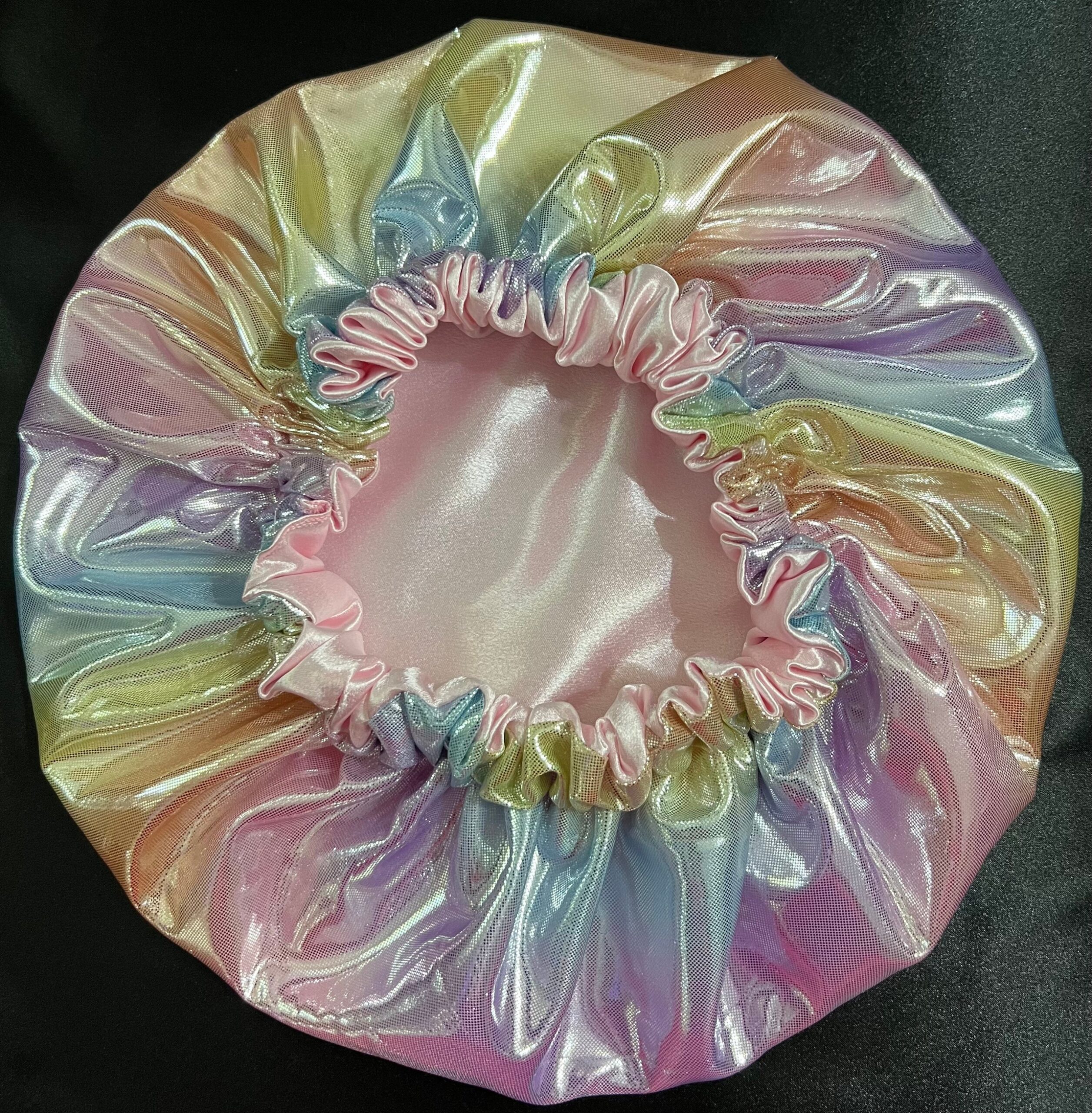 Medium Metallic Multiple Color Bonnet